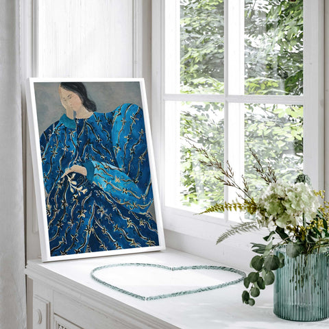 Contemporary woman painting decor
